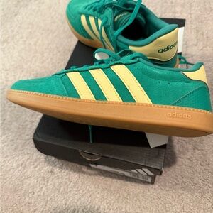 Adidas Women’s Green and Yellow Sneakers